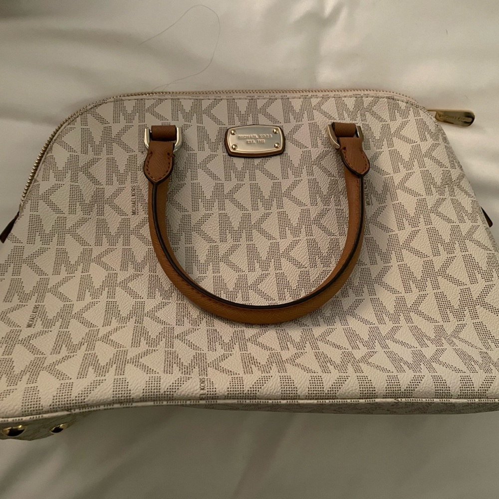 Micheal Kors Cindy Dome Satchel